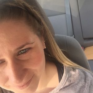 Meet your Posher, Carrie